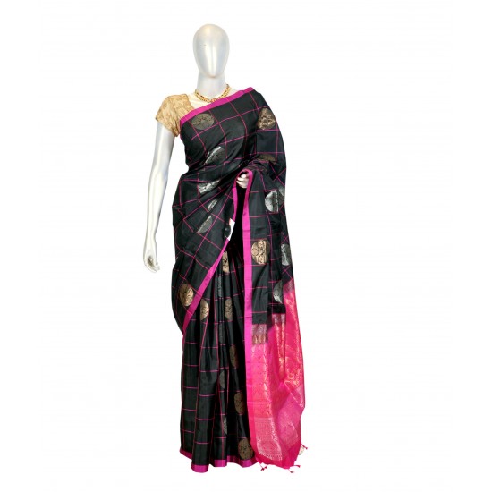 Block with pink color soft silk 
